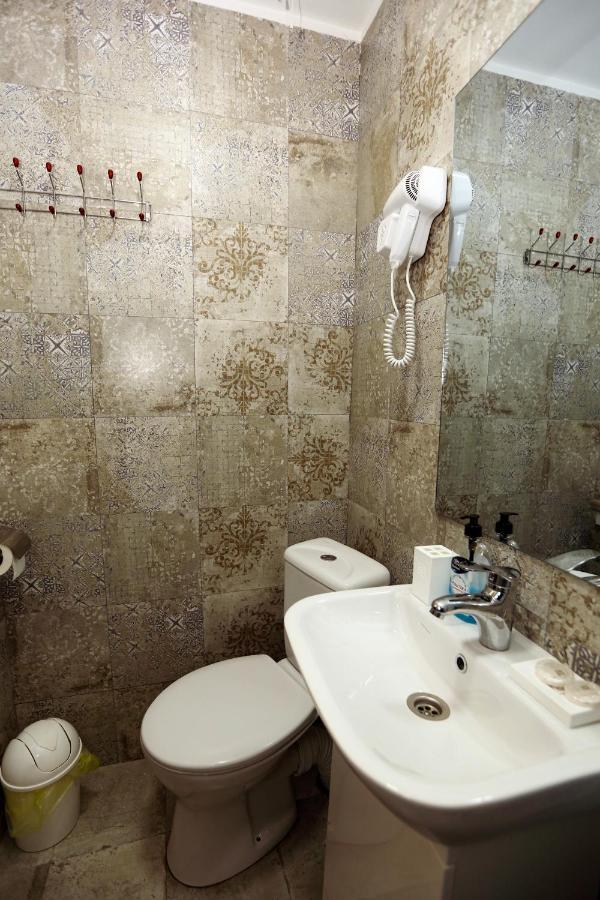 Family Apartment In Avlabari Tbilisi Buitenkant foto