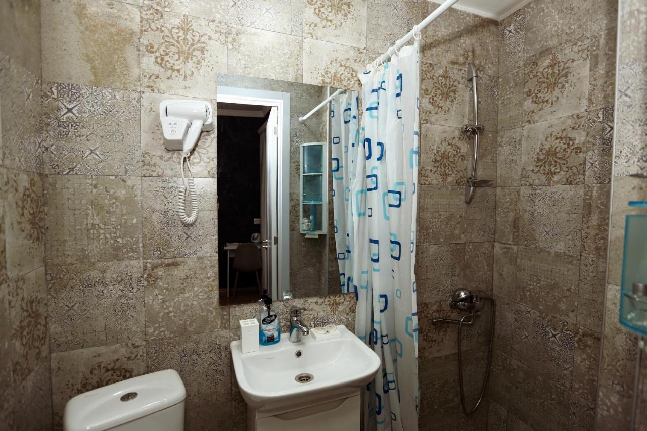 Family Apartment In Avlabari Tbilisi Buitenkant foto