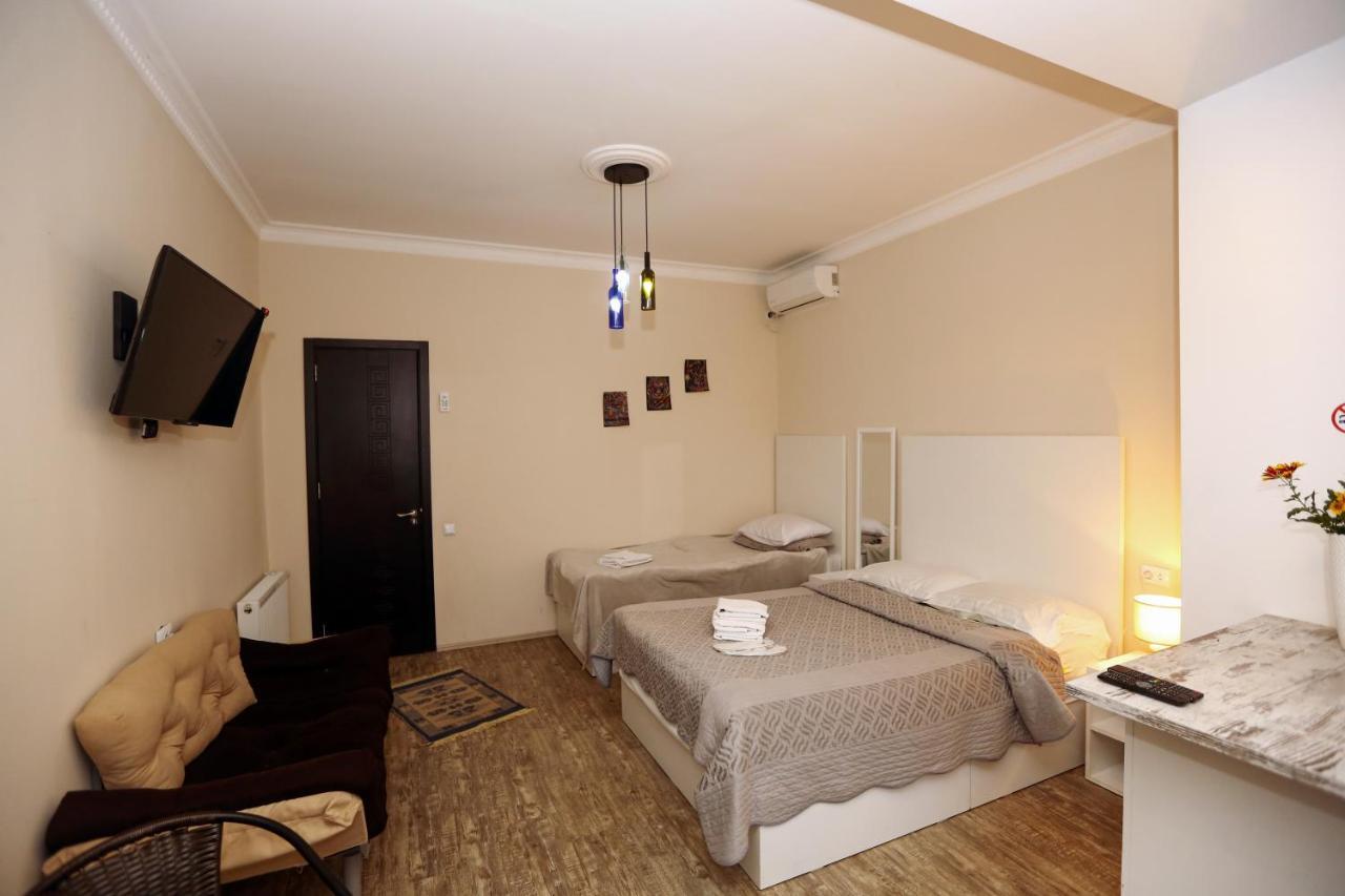 Family Apartment In Avlabari Tbilisi Buitenkant foto