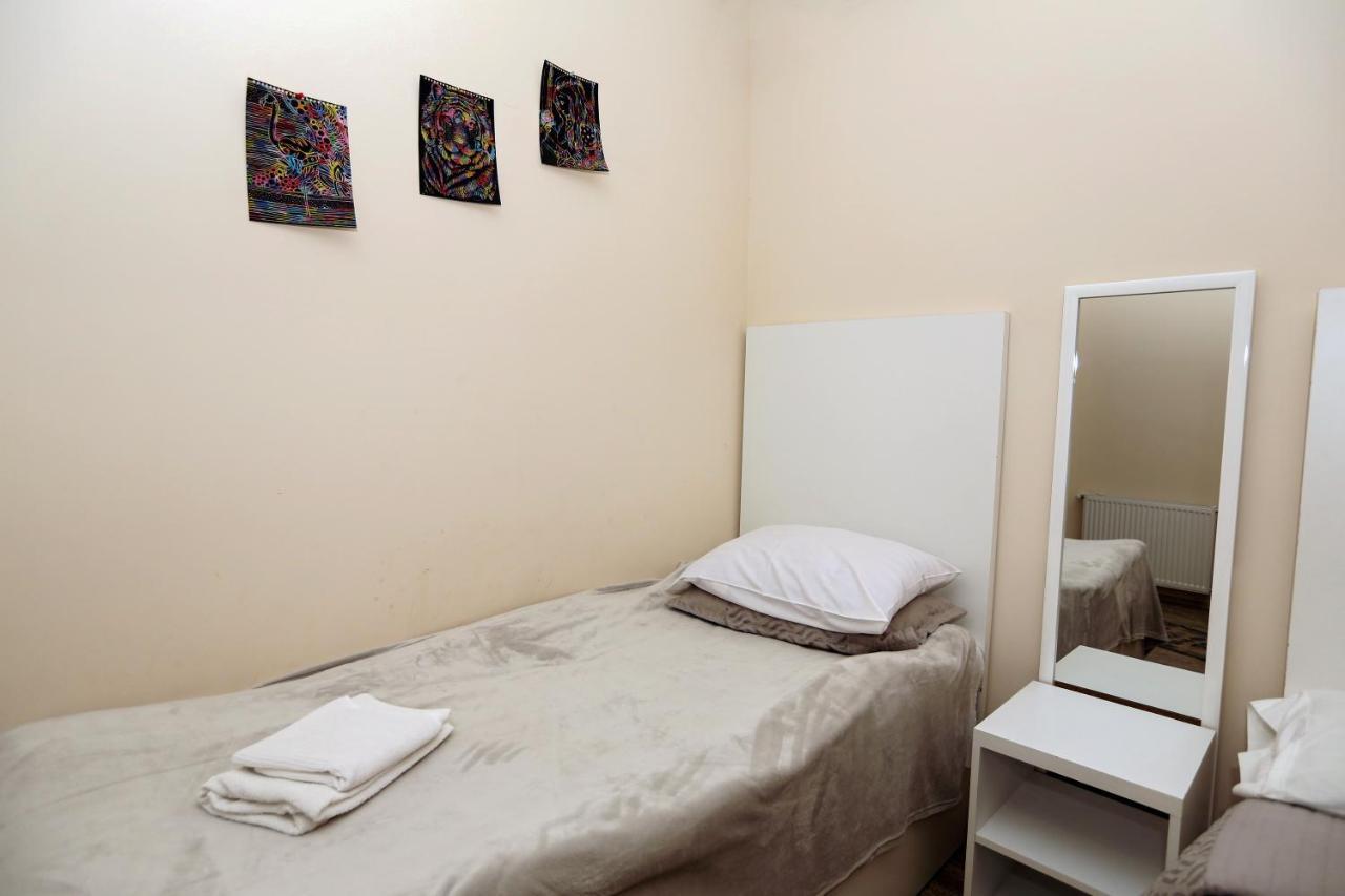 Family Apartment In Avlabari Tbilisi Buitenkant foto